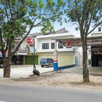 OYO 91184 Penginapan Indah Permai Syariah, hotell sihtkohas Tanjungraya lennujaama Gatot Soebroto Airport - WTX lähedal