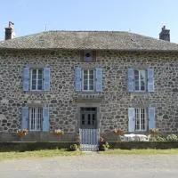 Maison Auvergnate 8 pers, hotel sa Vezac