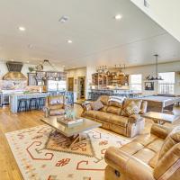 Riverside Retreat in Bridgeport with Game Room!, hotel poblíž Letiště Alliance Municipal - AIA, Bridgeport