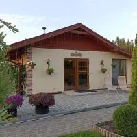 Atpūtas māja Liepalejas, готель у місті Stacija Vatrāne
