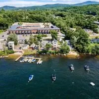 Paugus Bay Condo Close to it All, hôtel à Laconia