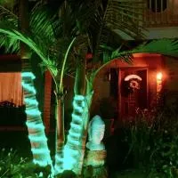 Tropical Retreat Close to Beach, отель в городе Гровер-Бич