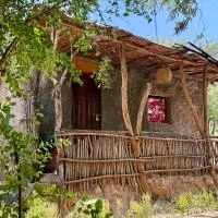 2 Authentic Mara Bush Cottages, hotel v destinácii Sekenani