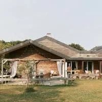 Domaine de la Ruade, отель в городе La Chapelle-Saint-Sauveur
