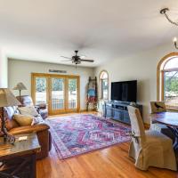 Near Hiking and Biking Mtn-View Condo in Angel Fire，天使火城天使之光機場 - AXX附近的飯店