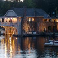 Lake George Boathouse Waterfront Lodging