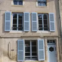 petite maison dans village de caractére, hotel din Vignory