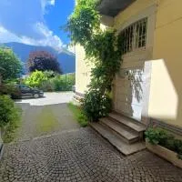 WelcomeHome FamilyApartment up to 4 adults and 1 child, hotel v destinaci Dervio
