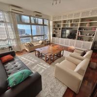 Spacious 4 Bedroom Apartment at Leblon Beach with Sea View, hotel a Rio de Janeiro
