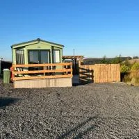 Maneight Fir View with hot tub, hotell i Dalleagles