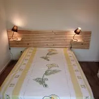 Maison de village au calme, hotel Saujonban