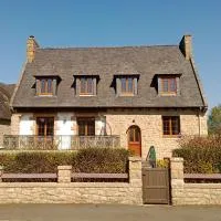 Maison Bretonne Beaussais sur Mer, hotel en Ploubalay