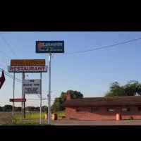 Lakeside inn & suites by OYO Mathis I 37، فندق في Mathis