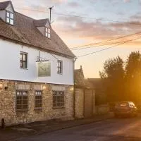 The Bat and Ball, hotel Cuddesdonban