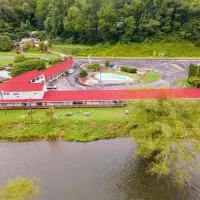 Lloyd's On The River Country Inn By Oyo, hotel v destinácii Bryson City