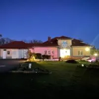 Kopice " Kowalczyk In Nature Parks Blue Velo" – hotel w mieście Kopice