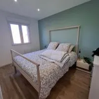 Grand appartement au calme proche du centre-ville, готель у місті Дуе