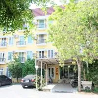 OYO 75429 - 101 Place Navanakorn: Bangkok'ta bir otel
