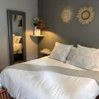 Luxury Upmarket Guesthouse 20 on 4th, hotel a Rustenburg
