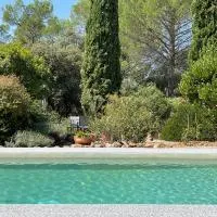 Aux romarins, hotell sihtkohas Les Arcs sur Argens
