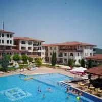 Harmony Hills Tomovi Apartment H15, hotel em Rogachevo