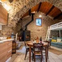 Petite Maison pleine nature, hotel v destinaci La Bastide-Pradines
