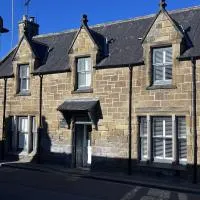 No. Ten Guesthouse, hotel en Tain