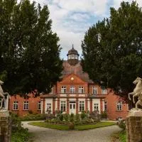 Schloss Basthorst, viešbutis mieste Krivicas