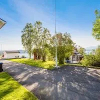 Leilighet på Finnsnes, Senja, hotel a Senja