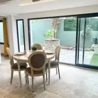 House with patio and air conditioning, hotel Elne-ben