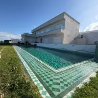 Villa Beni Mejmel avec vue exceptionnelle, hotel a Tànger