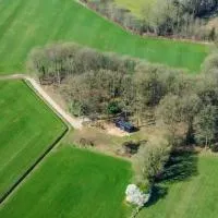 Twente Cabin Hezingen، فندق في Hezingen