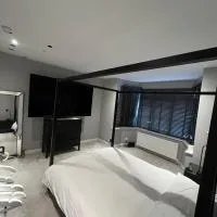 affordable rooms in modern home, hotel em Eltham