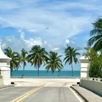 Seas the Keys Getaway, hotel in Duck Key
