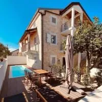 Villa Naledi, hotel din Pašman