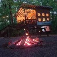 Glamping at Deer Camp, hotell i Dunlap