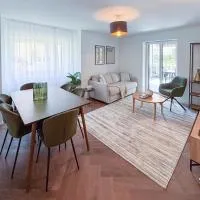STAYY Urban Base Premium Apartment - 24h Self Check-in with free Parking, hotel em Schlieren