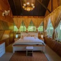 Escape to Nature Cozy Terrace Room by the River, hotel a Kampong Ulu Dong