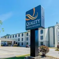 Quality Inn & Suites Near Tanger Outlet Mall, hotel sa Gonzales