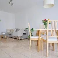 Modern 2 bedrooms apartment Huningue near Basel with undeground box parking, hotel in Huningue