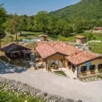 Agriturismo Fattoria Carolina - Friuli Venezia Giulia - Val d'Arzino, hotell i Vito dʼAsio
