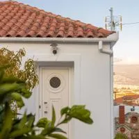 The courtyard house, hotel sa Dhimínion