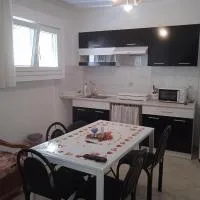 Apartment Irina, hotel di Áyios Nikólaos