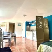 studio cozy avec jardin privé, hotel v destinácii Loscouët-sur-Meu
