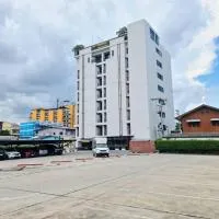Diary Suite, хотел в Накхон Патом