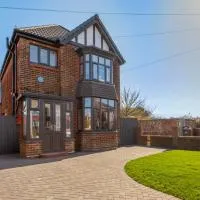 Recent Full Refurb 3 Bedroom Detached House in Cleethorpes, hotel em Cleethorpes
