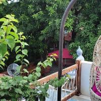 Gulmohar Eco Village Resort, hotel cerca de Chitrakoot Airport - CWK, Naraini