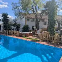 Casa da Ponte Quiet Bed and Breakfast in Alentejo Wine Region, Hotel in Selmes