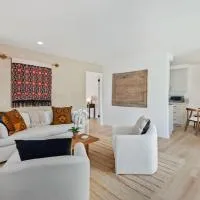 Jasmine Hideaway and Newly Renovated, hotel v mestu Summerland