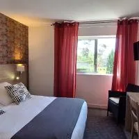 Brit Hotel le Cygne، فندق في سانت-هيلير-دو-هاركويت